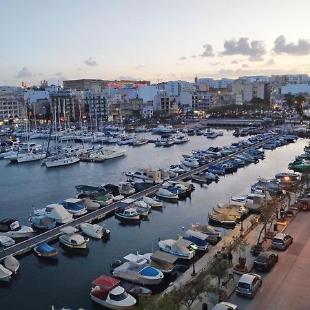 2 Bedroom, Bright & Central Top Floor Apartment - 5 Msida Bagian luar foto